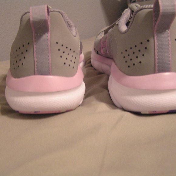 Under Armour - Picture 8 of 8